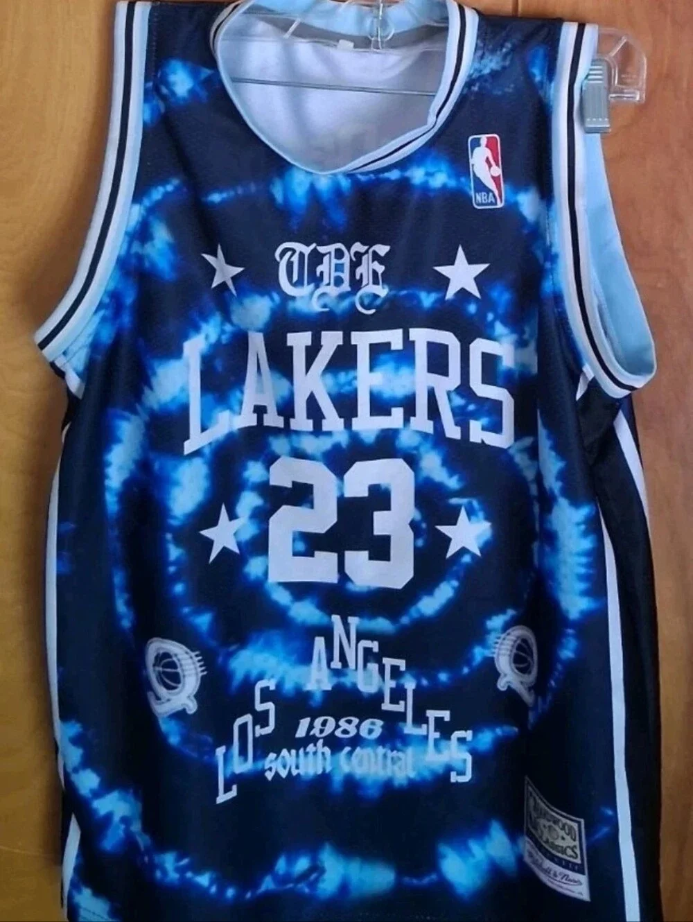Mystery Sports Card With Lebron James Los Angeles Lakers Youth Xl Jersey